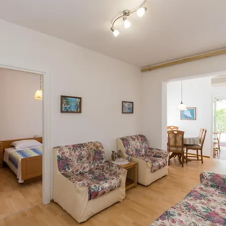 Apartament Varez